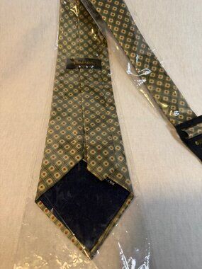 Parksder Silk Tie Handmade NWT Classic geometric design Business